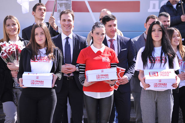 Милачић предао потписе за кандидатуру за председника Црне Горе (ФОТО)